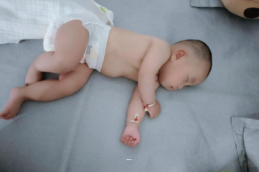 乌兰察布宝宝总是摇头怎么回事